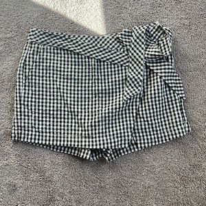 Gingham black and white skort